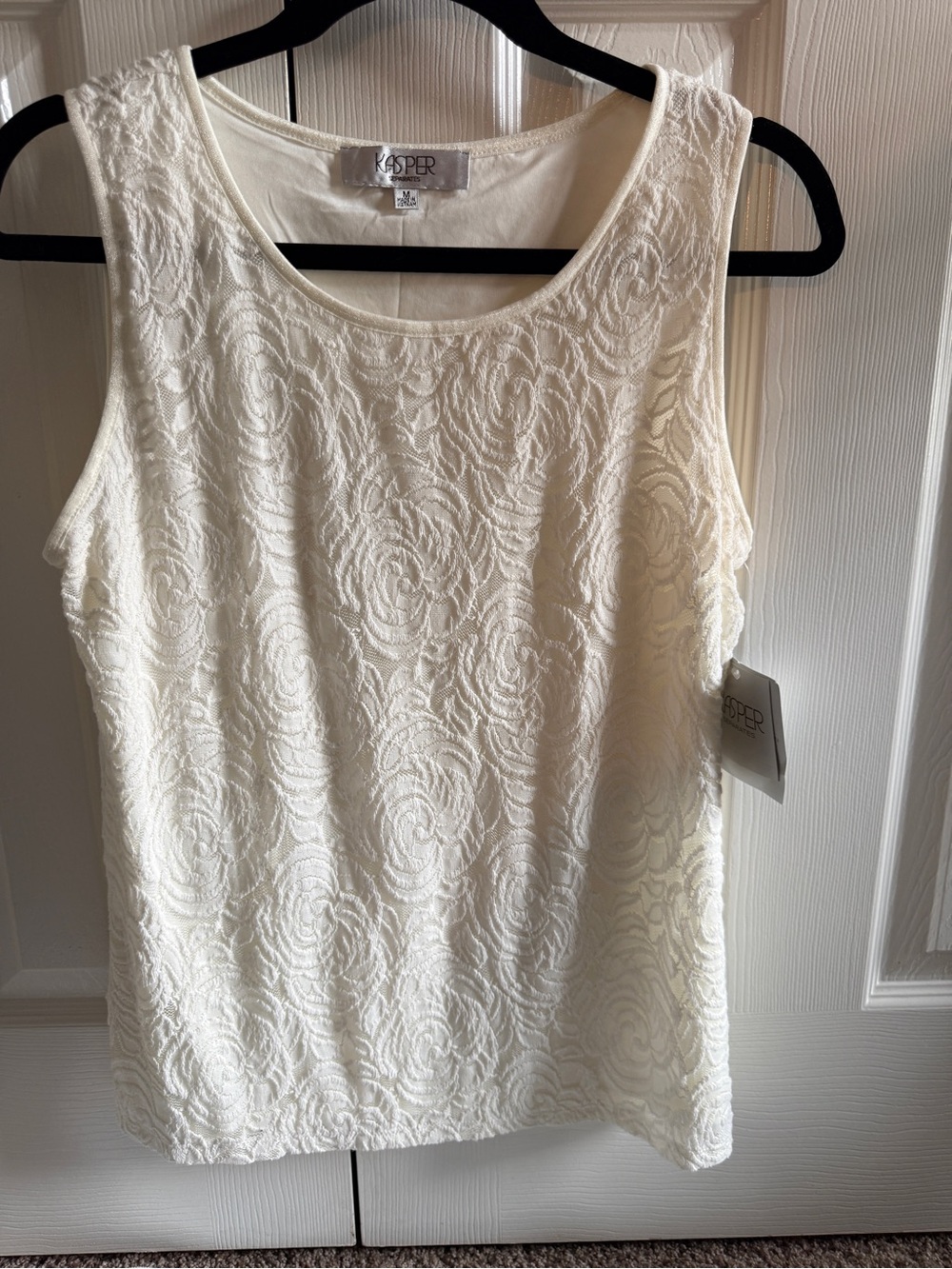 Kasper White Textured Floral Sleeveless Tank